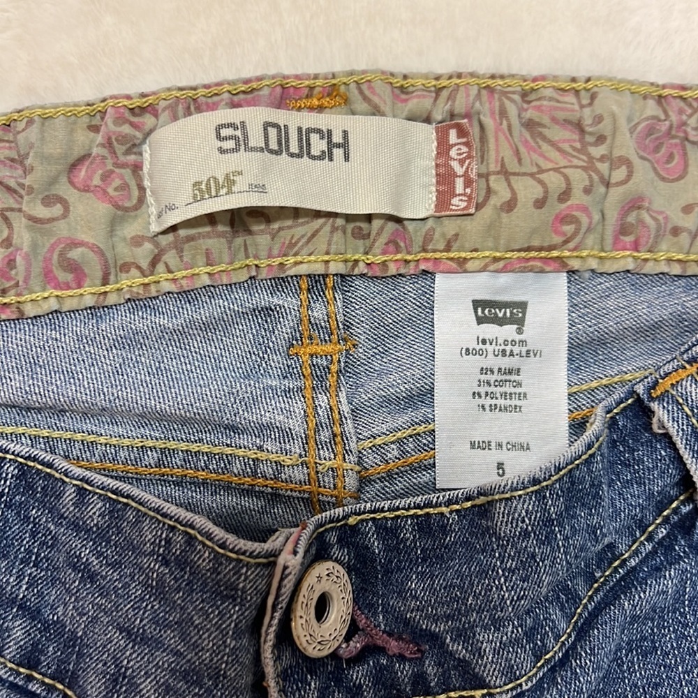 Vintage LEVI SLOUCH 504 jeans. Distressed cropped ankle. - Picture 2 of 10